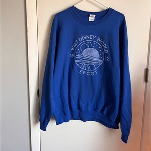 Like New! Epcot Sweatshirt! Gildan, unisex sizing.